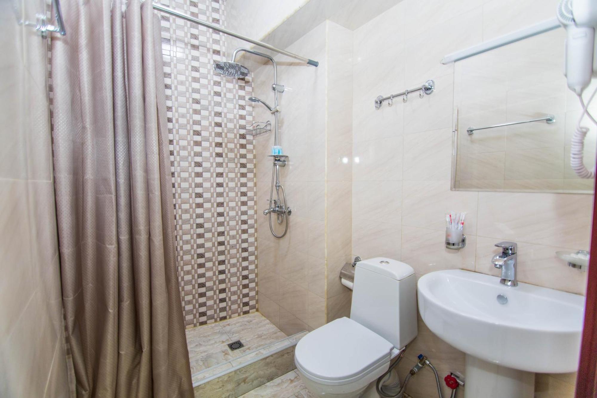Hotel Care Inn Tbilisi Exterior foto